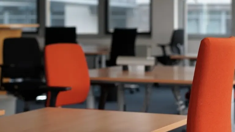 ¿Qué debe hacer el empleador ante casos positivos y contacto estrecho de COVID-19?