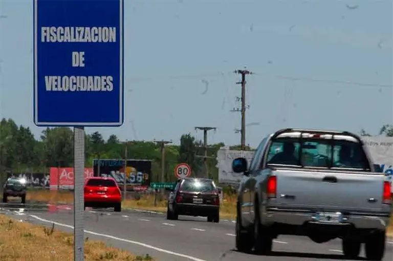 Atención: dónde están los radares de velocidad en rutas y autopistas de los principales corredores turísticos