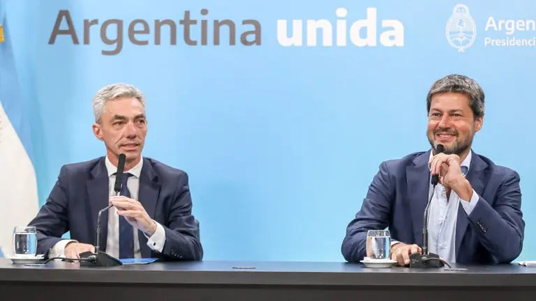 Lammens aseguró que retomar los vuelos regionales desde Aeroparque dará "mayores ingresos al país"