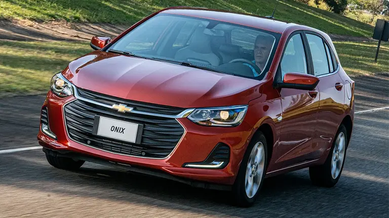Chevrolet ya vende el Onix Premier con nuevo motor 1.0 turbo en Argentina