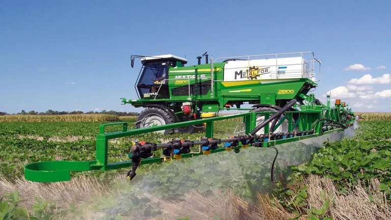 Agrotóxicos bonaerenses: Kicillof extenderá la suspensión a la norma de Vidal que habilita fumigaciones irrestrictas