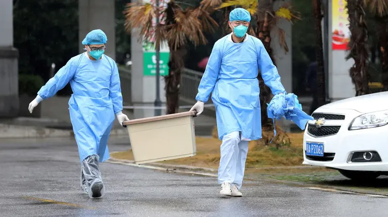 Coronavirus: Starbucks cierra 2.000 locales en China y avisa que impactará en sus cuentas