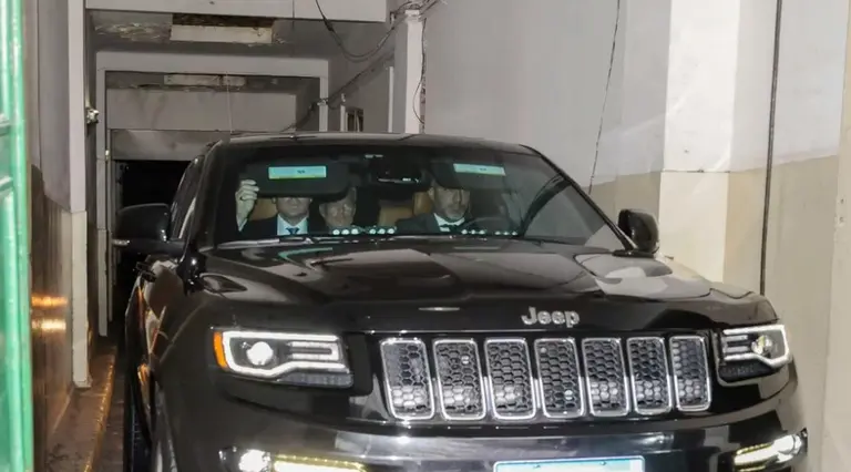 La AFI subasta "La bestia" argentina, un SUV blindado importado en la "era Macri"