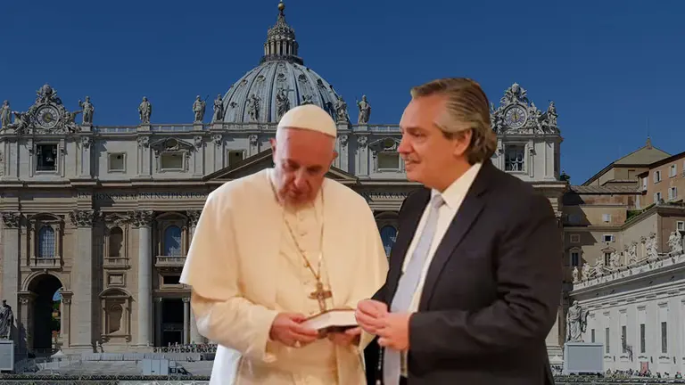 Alberto busca la "sonrisa" del Papa para la foto y aclarar temas ríspidos para la Iglesia