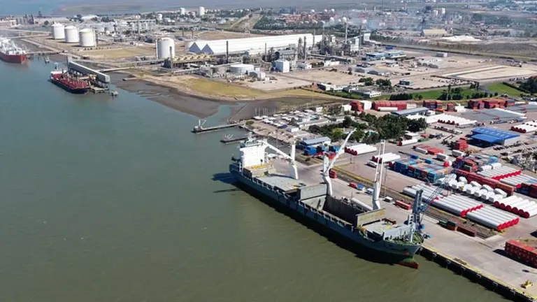 Tiembla la caja: el paro en los puertos derrumba exportaciones, hay 100 buques "varados" y peligran cargas por u$s1.000 millones