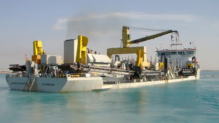 Por primera vez en la Argentina operará la draga más grande de la región y asegurará la profundidad de 3 puertos de Bahía Blanca