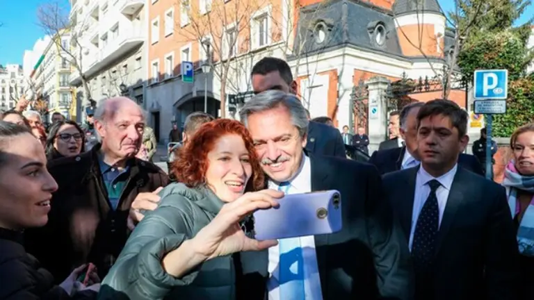 Tras el respaldo de Merkel, Alberto ahora busca apoyo de España en la negociación con el FMI