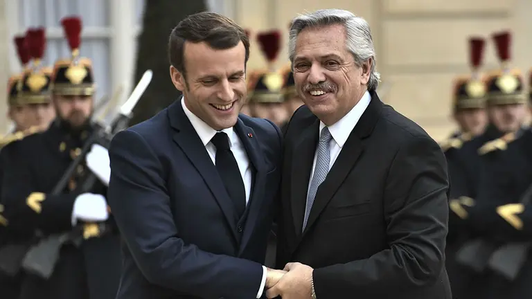 Alberto Fernández canceló su viaje a Francia por la nueva ola de Covid