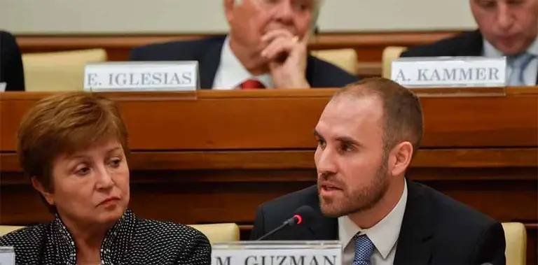 Gobierno y FMI definen una propuesta dura para los bonistas: por qué asoma el fantasma del default