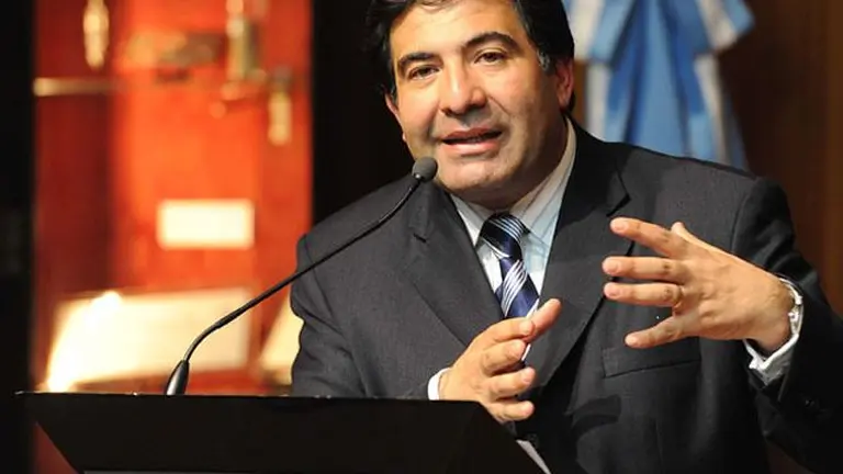 Video: Echegaray volvió a la Aduana y fue recibido con aplausos