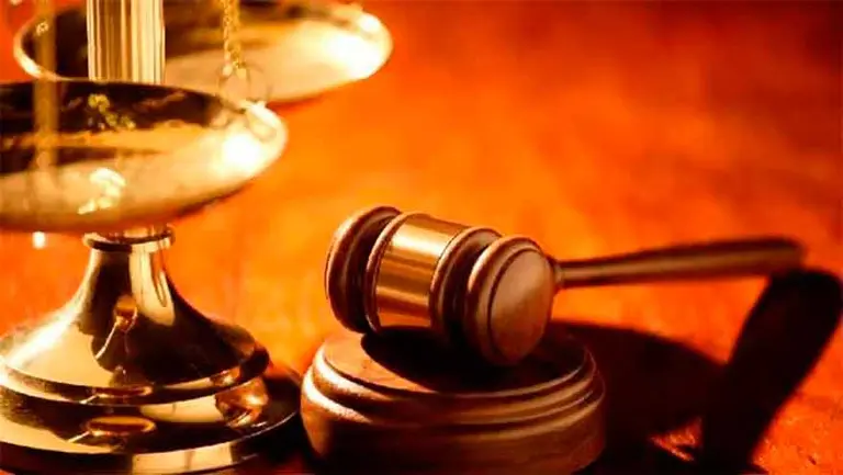 La Justicia ordenó pagarle el salario completo a un trabajador que debe cuidar a sus hijos durante la pandemia