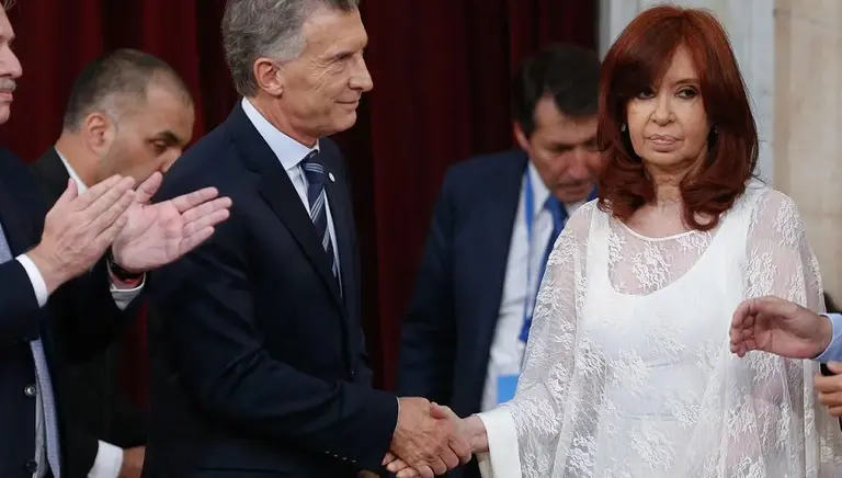 Alerta en el kirchnerismo: Macri, con mejor imagen que Cristina en Provincia