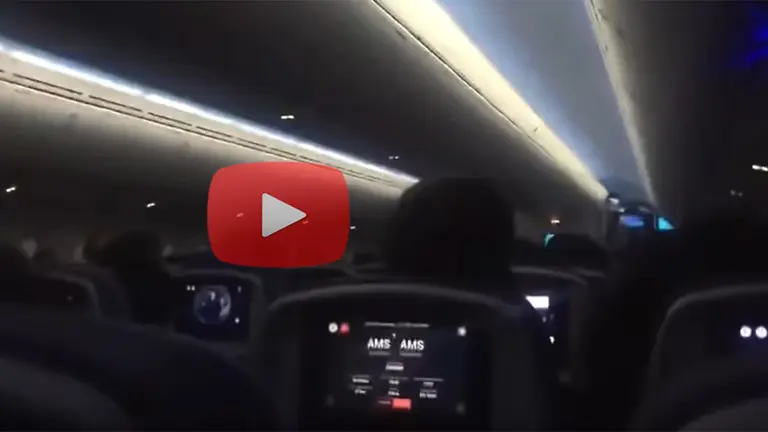 Video: pánico y tensión entre los pasajeros de un vuelo a Amsterdam