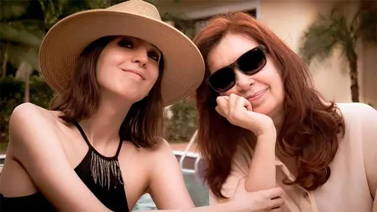 Cristina Kirchner publicó la primera foto de su hija Florencia en Cuba