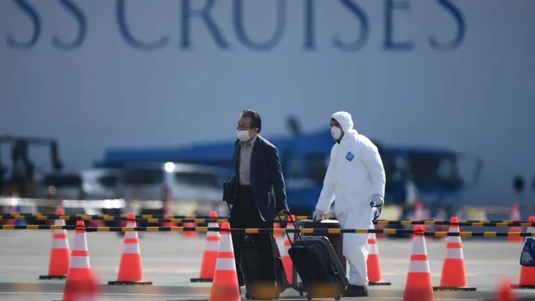 Coronavirus: termina la angustiante cuarentena del crucero "Diamond Princess"