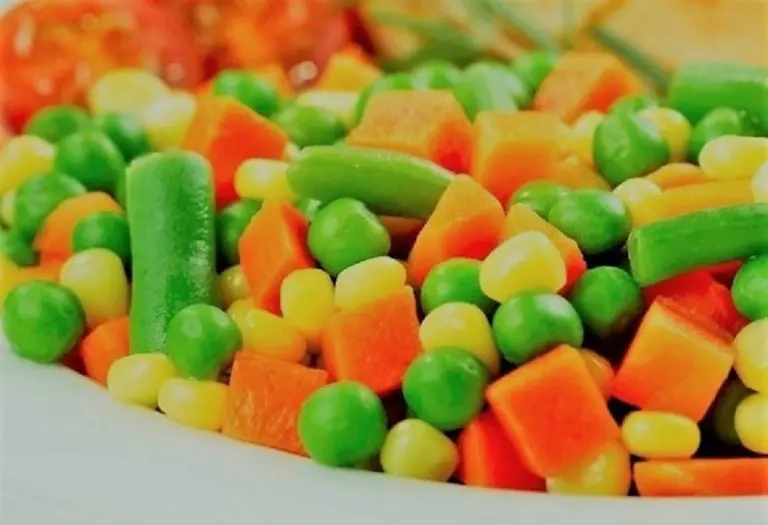 ANMAT ordenó el retiro de una marca de latas de jardinera con choclo