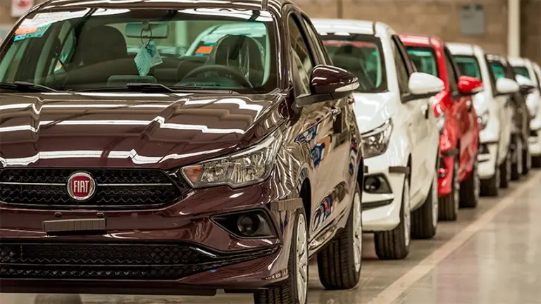 Gobierno y automotrices analizan alternativas para rebajar las cuotas de planes de ahorro