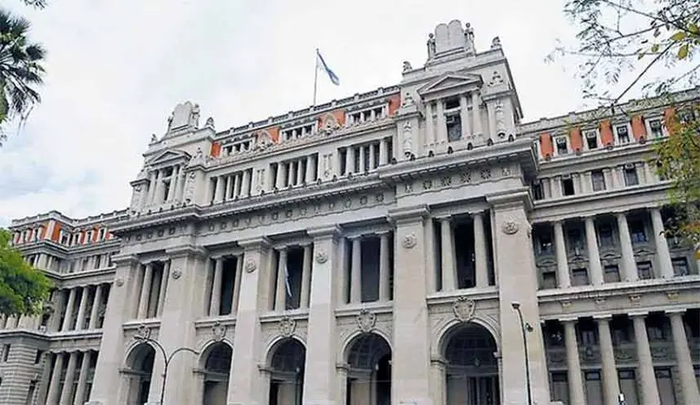 Seis jueces más se sumaron a la ola de renuncias: ya se crearon 23 vacantes