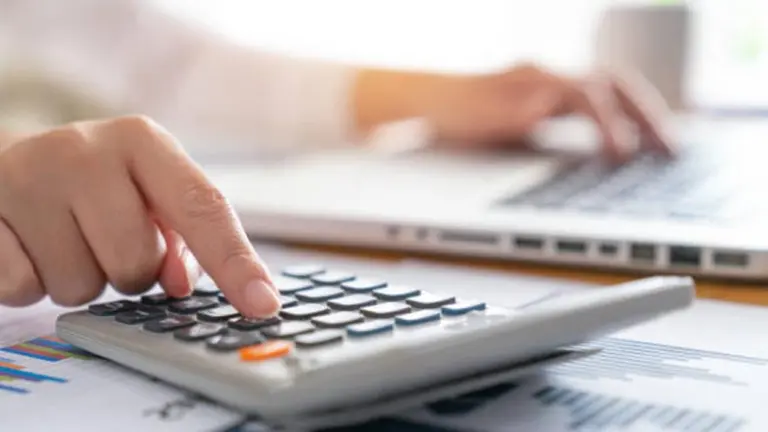 El problema de empleados, directores y gerentes frente a la moratoria 2020 de la AFIP