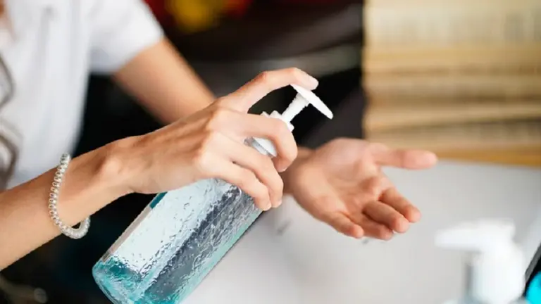 El Gobierno pide a las empresas de biocombustibles que destinen parte de la producción para elaborar alcohol en gel