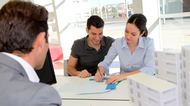 Se necesita trabajar 2 años más que en 2021 para comprar un departamento