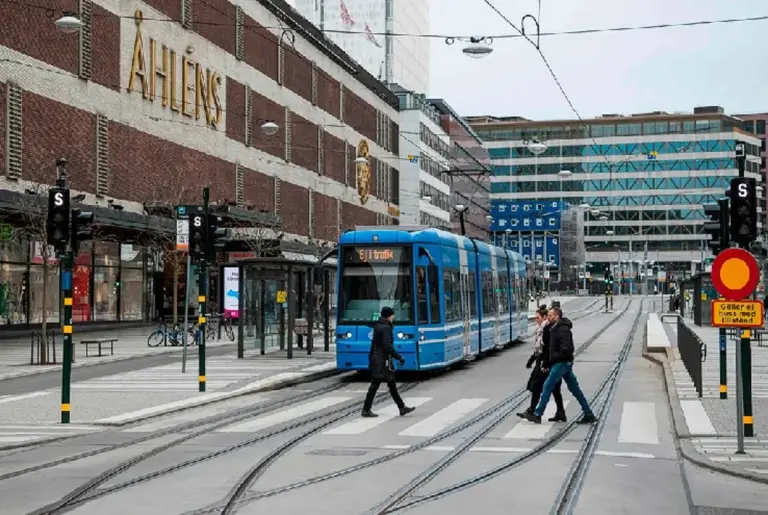 Suecia descarta el confinamiento: "Salir es tan nocivo como quedarse en casa"