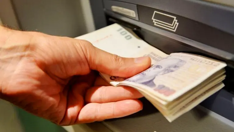 Pagarán bono especial de $5.000: empleados de qué sectores serán los que lo recibirán