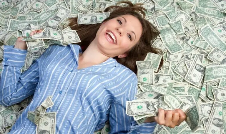 Cuáles son los tres signos del zodíaco que solo piensan en el dinero