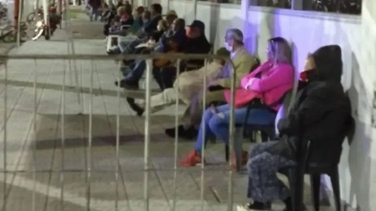 "Hicimos todo al revés; los abuelos no debían salir a la calle", advirtió experto