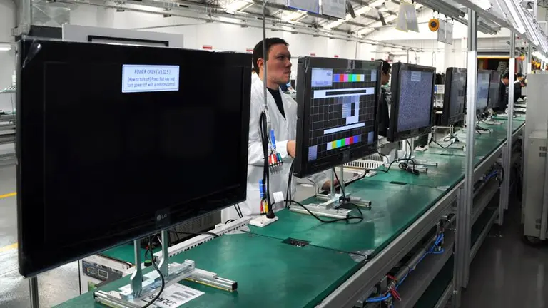 Fábricas electrónicas y textiles de Tierra del Fuego volverán a producir: cómo es el protocolo especial que seguirán