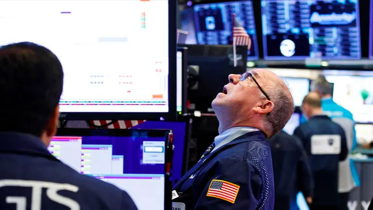 Los bonos en dólares se hundieron más del 10% y volvió a subir el riesgo país de la Argentina