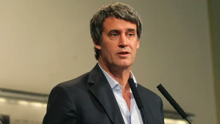 Paradojas de la deuda: la Argentina deja de pagar hoy los bonos con los que salió del default en 2016