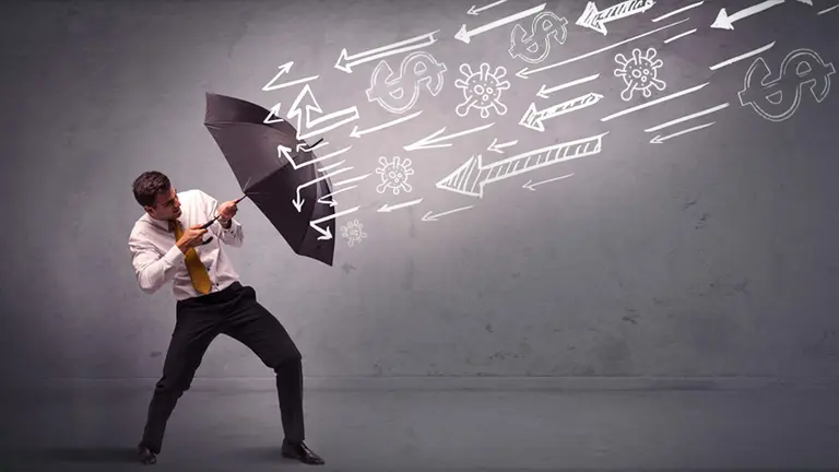 Empresarios piden al Gobierno un "paraguas" legal para poder aplicar recortes de sueldos