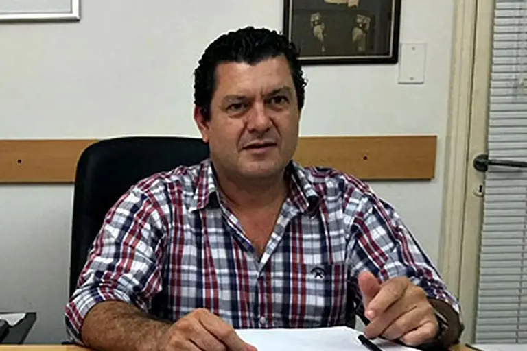 El Gobierno oficializó la renuncia del funcionario involucrado en la compra de alimentos con sobreprecios