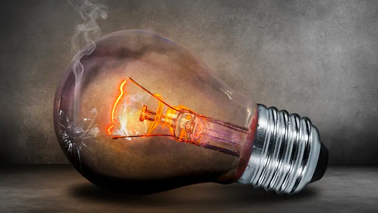 Distribuidoras de electricidad vuelven a acumular millonarias pérdidas