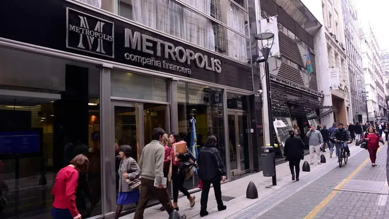 ¿De qué viven las casas de cambio?: al borde del colapso, revelan cómo hacen para trabajar sin público y con cepo