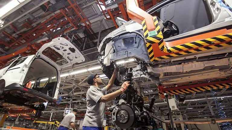 ATP: Gobierno suma a empresas grandes a la asistencia para el pago de salarios