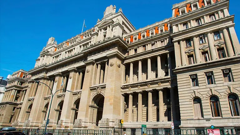 Desde este lunes, la Corte Suprema levantó la feria judicial extraordinaria