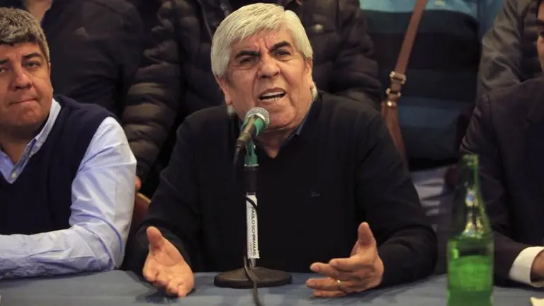 Moyano advirtió al Gobierno que camioneros no avalará suspensiones ni descuentos salariales