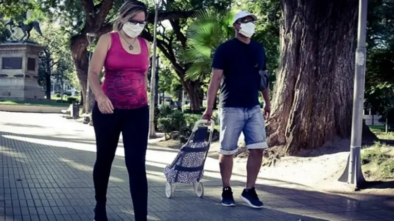 Bajo estricto protocolo, permitirán salidas recreativas y flexibilizarán más comercios en la Ciudad