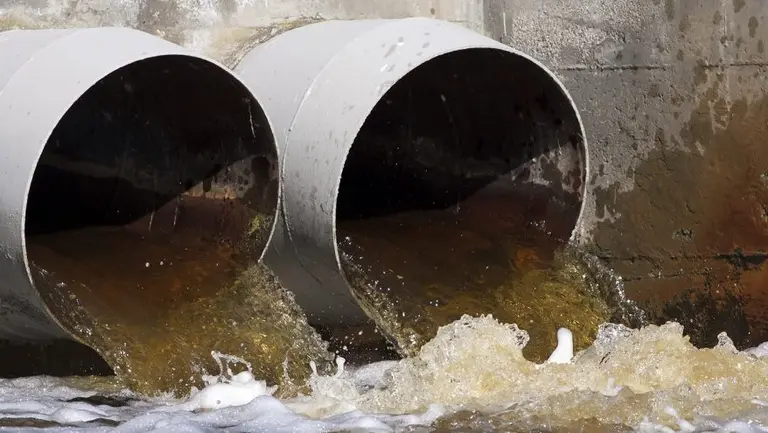 Dos empresas de los cuadernos construirán una planta de tratamiento de efluentes con un préstamo del Banco Mundial