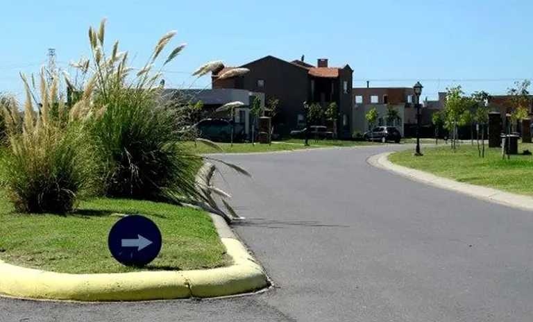 Caos en los countries: más denuncias por fiestas clandestinas, autos mal estacionados y otros problemas