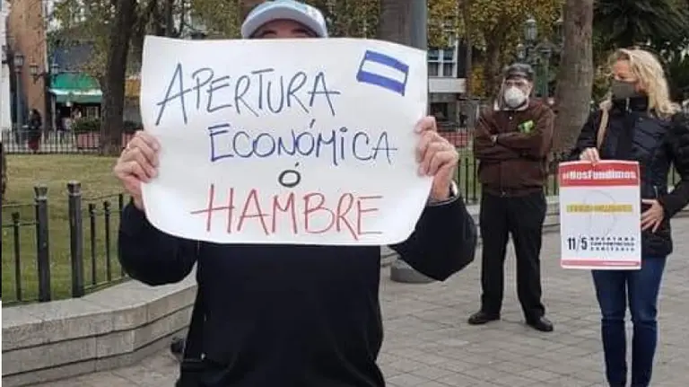 Crecen las protestas de comerciantes: "Estamos al borde de la quiebra"