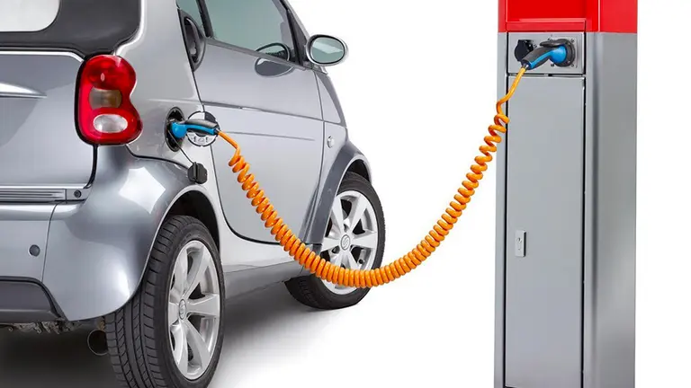 YPF instalaría cargadores de vehículos eléctricos cada 150 kilómetros en Argentina