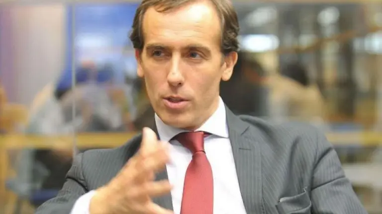 Alconada Mon contó en el New York Times los detalles de cómo fue espiado