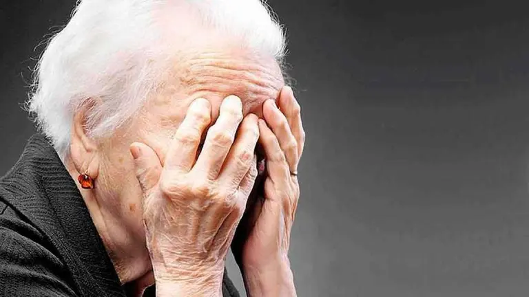 Delirio y desorientación: que puede causar un síndrome confusional agudo