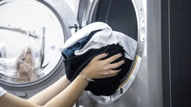 ¿Puede el coronavirus vivir mucho tiempo en la ropa y los zapatos?: algunos consejos para prevenir el contagio