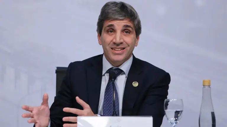 Caputo, el hombre fuerte de Milei: un hábil trader y apodado "el Messi de las finanzas" por Macri