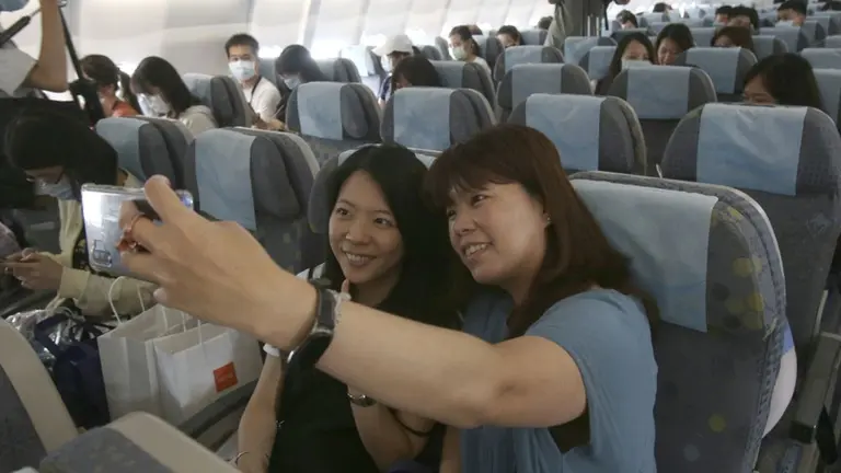 Se develó la incógnita: ¿Se puede contagiar el Covid en un avión?