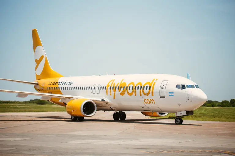 Flybondi devolvió un avión a Estados Unidos y ninguna línea aérea de pasajeros lo aceptó